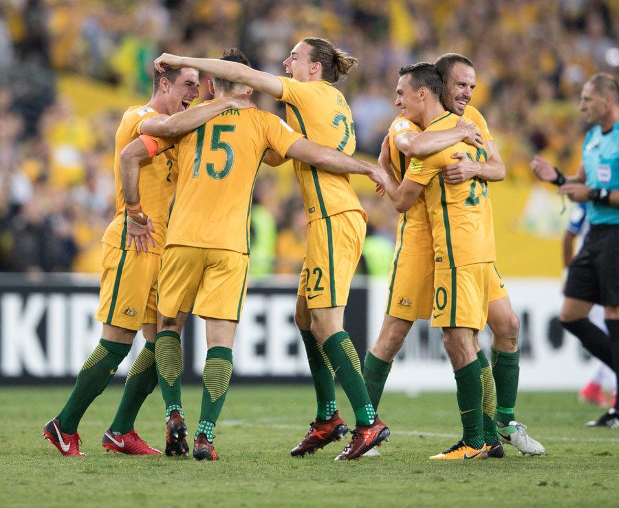 拉米罗：球队更衣室非常团结；希望用实际行动感谢球迷的支持（拉米罗：更衣室众志成城，盼用实际行动回馈球迷）