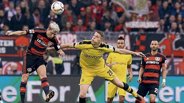 今年上海双雄争冠战启用外籍裁判，去年的主裁为傅明、李海新（上海双雄争冠大战今年启用外籍裁判，去年主哨为傅明、李海新）