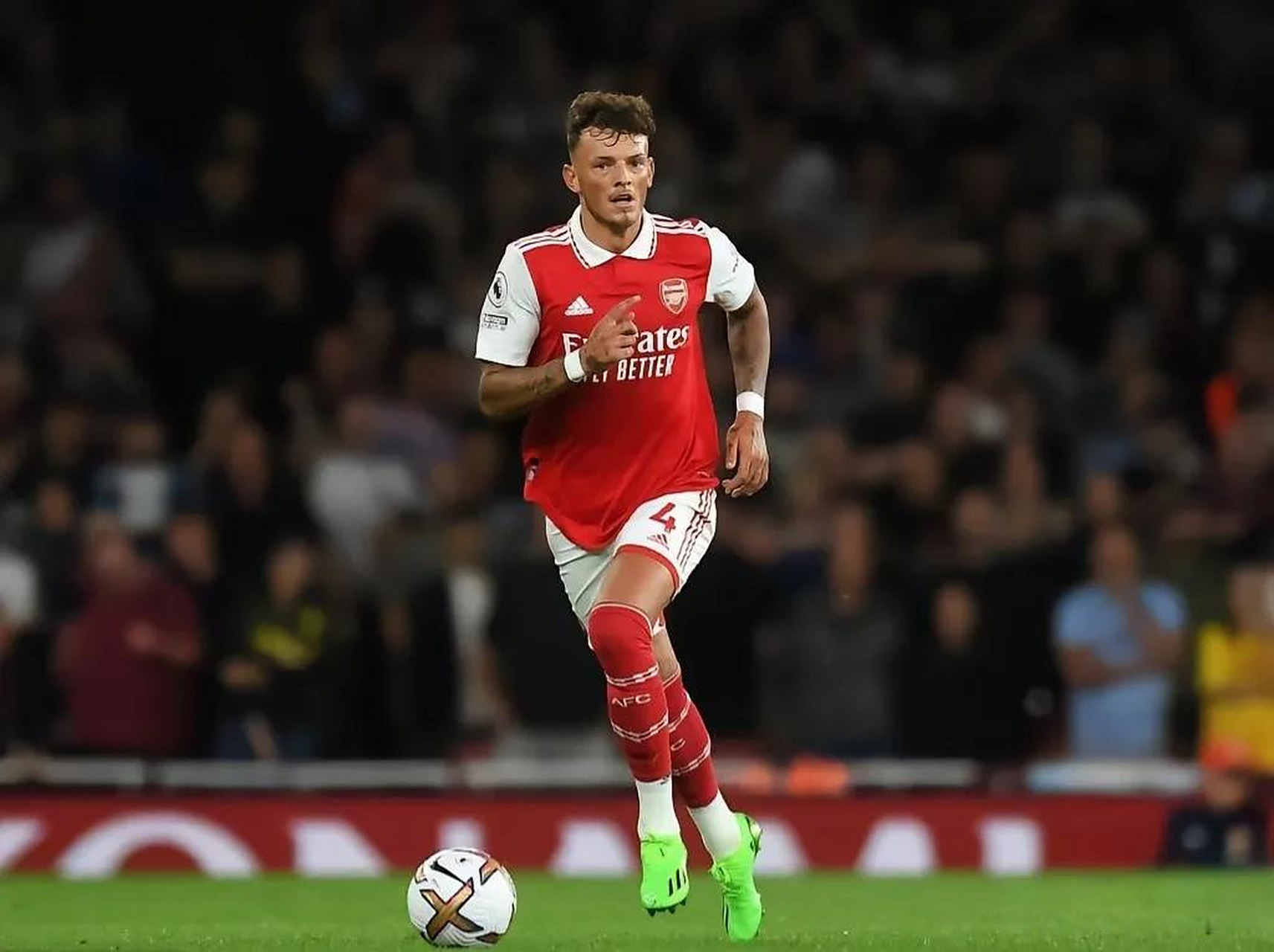 科莫前锋莫拉塔左大腿重伤或手术，预计缺席数月（科莫前锋莫拉塔左大腿重伤恐需手术，预计将缺阵数月）