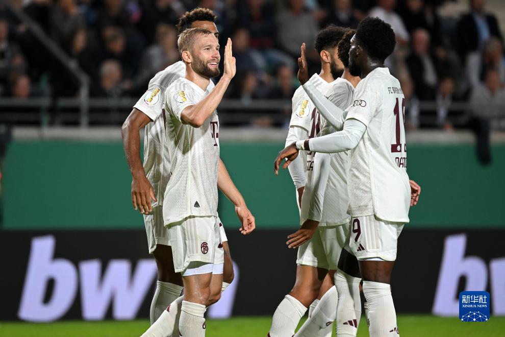 热度拉满！记者：斯洛文尼亚球迷现场观战为东契奇助威（看台沸腾！记者称斯洛文尼亚球迷到场为东契奇呐喊助威）