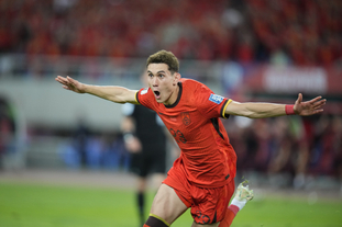 国足进攻体系如何改进？（国足如何打造更高效的进攻体系？）