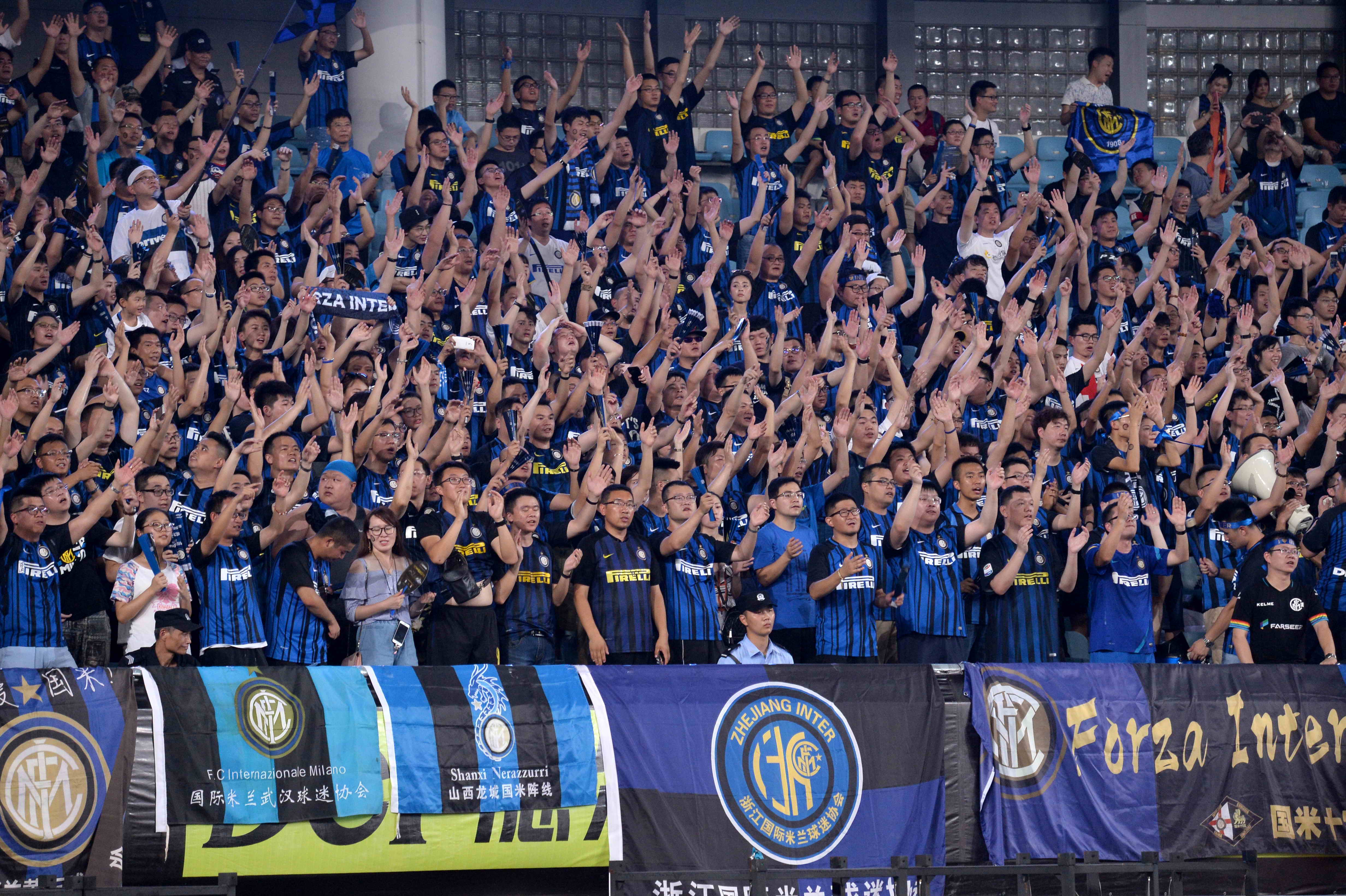 跟队记者：内马尔将与桑托斯续约至2026世界杯前（队记称：内马尔将把与桑托斯的合同延长至2026年世界杯前）