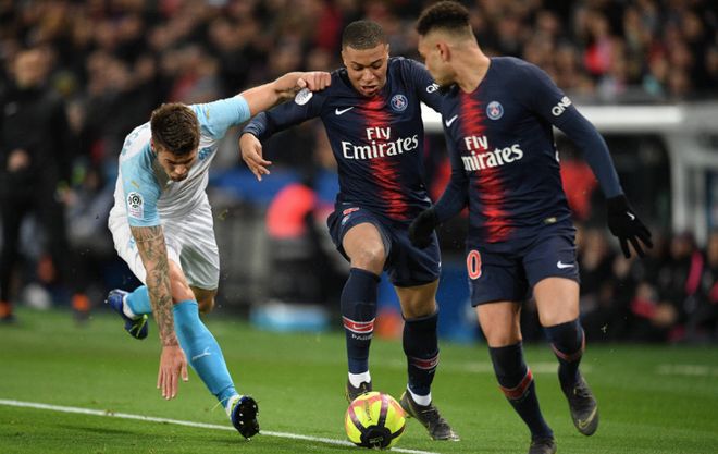 斯基拉：哈托今天与切尔西签约至2032年，并附带1年续约选项（斯基拉：哈托今日与切尔西签约至2032年，合同含1年延长选项）