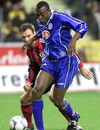 镜报：曼联明夏将补强中场，他们可能打包巴莱巴和安德森（镜报：曼联计划于明夏加强中场，或同时引进巴莱巴与安德森）