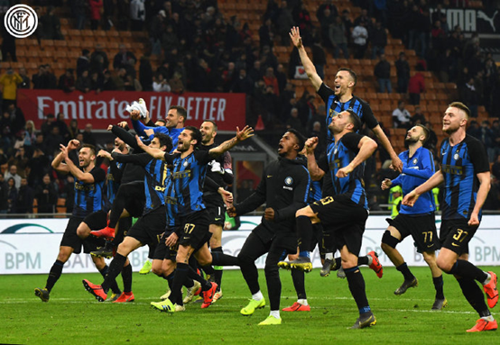 德比即将打响！枪手热刺发布对阵海报：萨卡、西蒙斯等人出镜（北伦敦德比倒计时！阿森纳与热刺发布对阵海报：萨卡、西蒙斯领衔亮相）