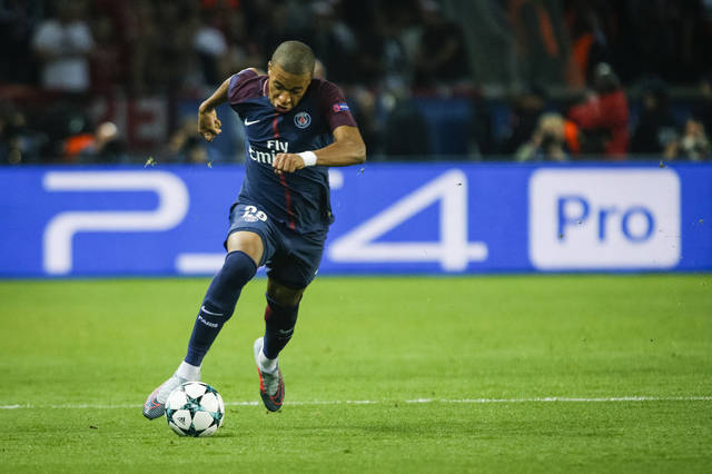 又是你，费兰-托雷斯西甲生涯两次戴帽都是对阵贝蒂斯（费兰-托雷斯西甲两次戴帽，均发生在对阵贝蒂斯时）